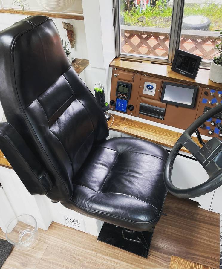 Captain's Chair